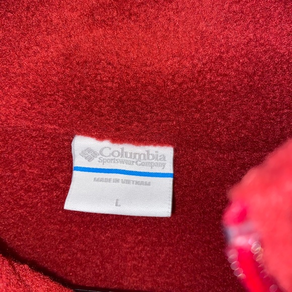 Red Fleece Columbia zip up jacket with zipped pockets - Picture 3 of 6